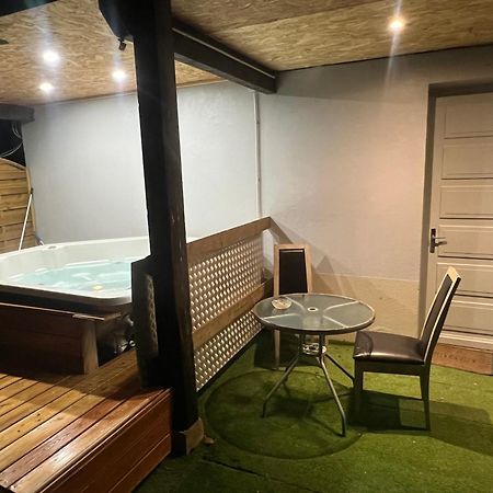 Le Gite Du Cavalier Au Coeur De La Foret/Jacuzzi Dole Exterior photo
